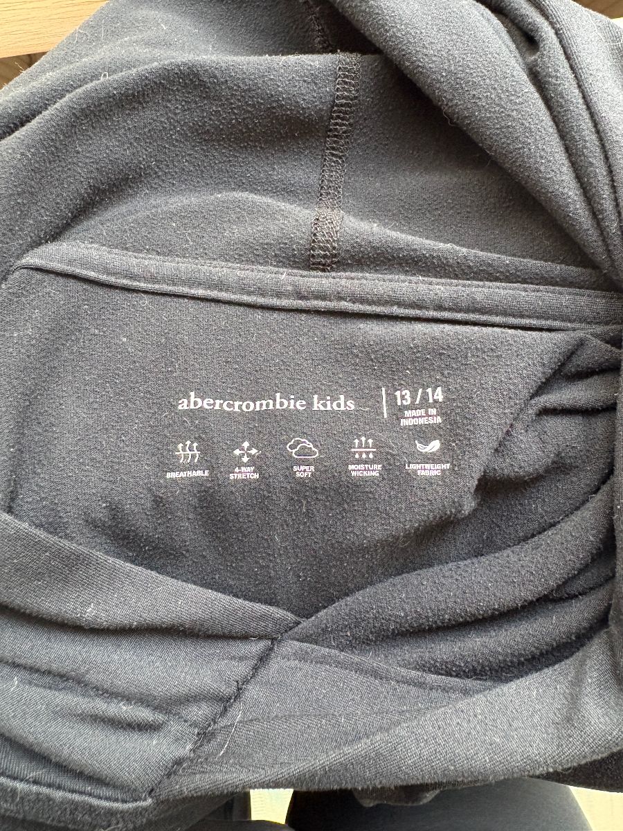 Abercrombie & Fitch Boys top with hood photo 3