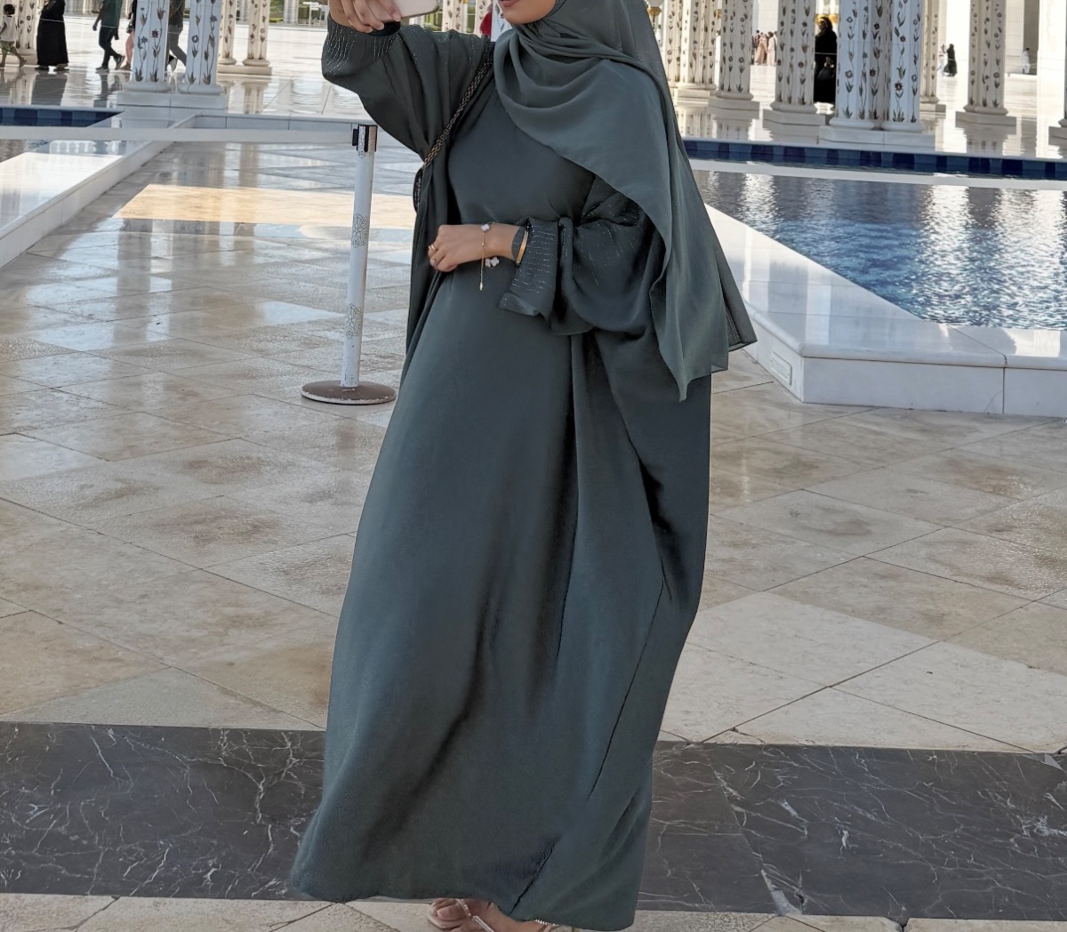 Naïf Souq Dark green/grey butterfly abaya photo 2