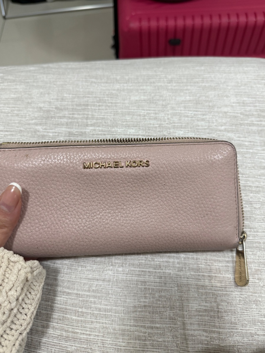 Michael kors wallet