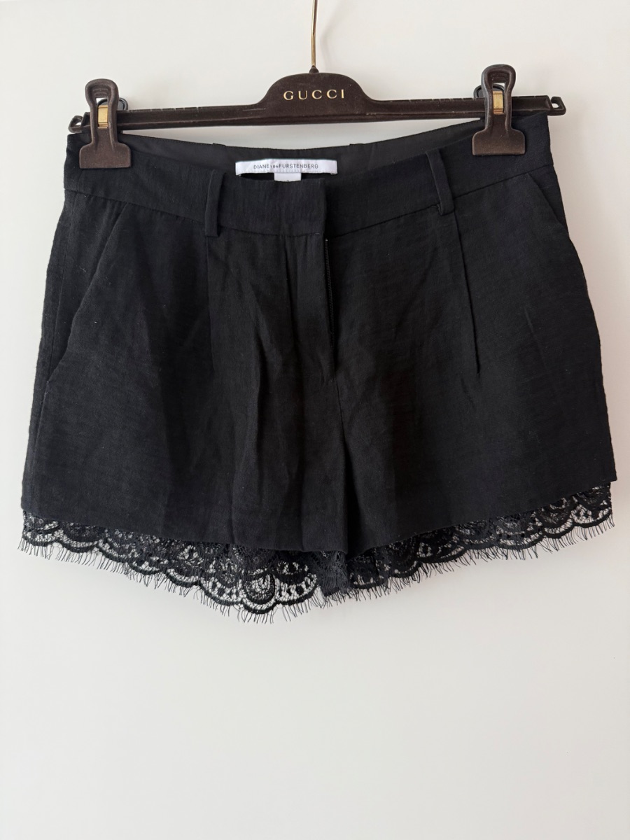 Diane Von Furstenberg black shorts photo 3