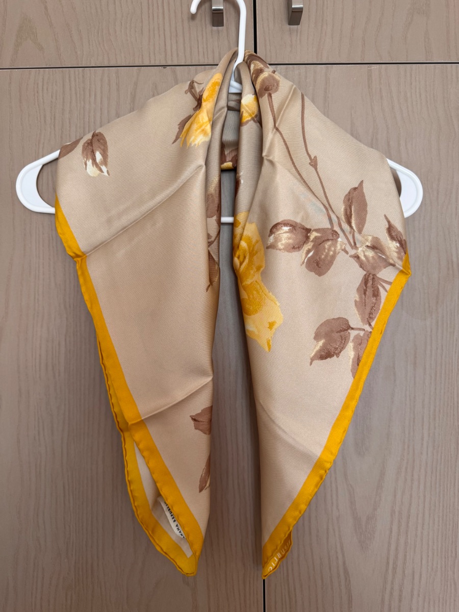 Banana Republic lightweight floral silk scarf photo 2