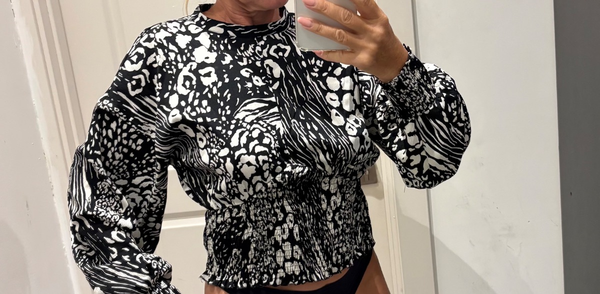 Vero Moda printed blouse 🖤