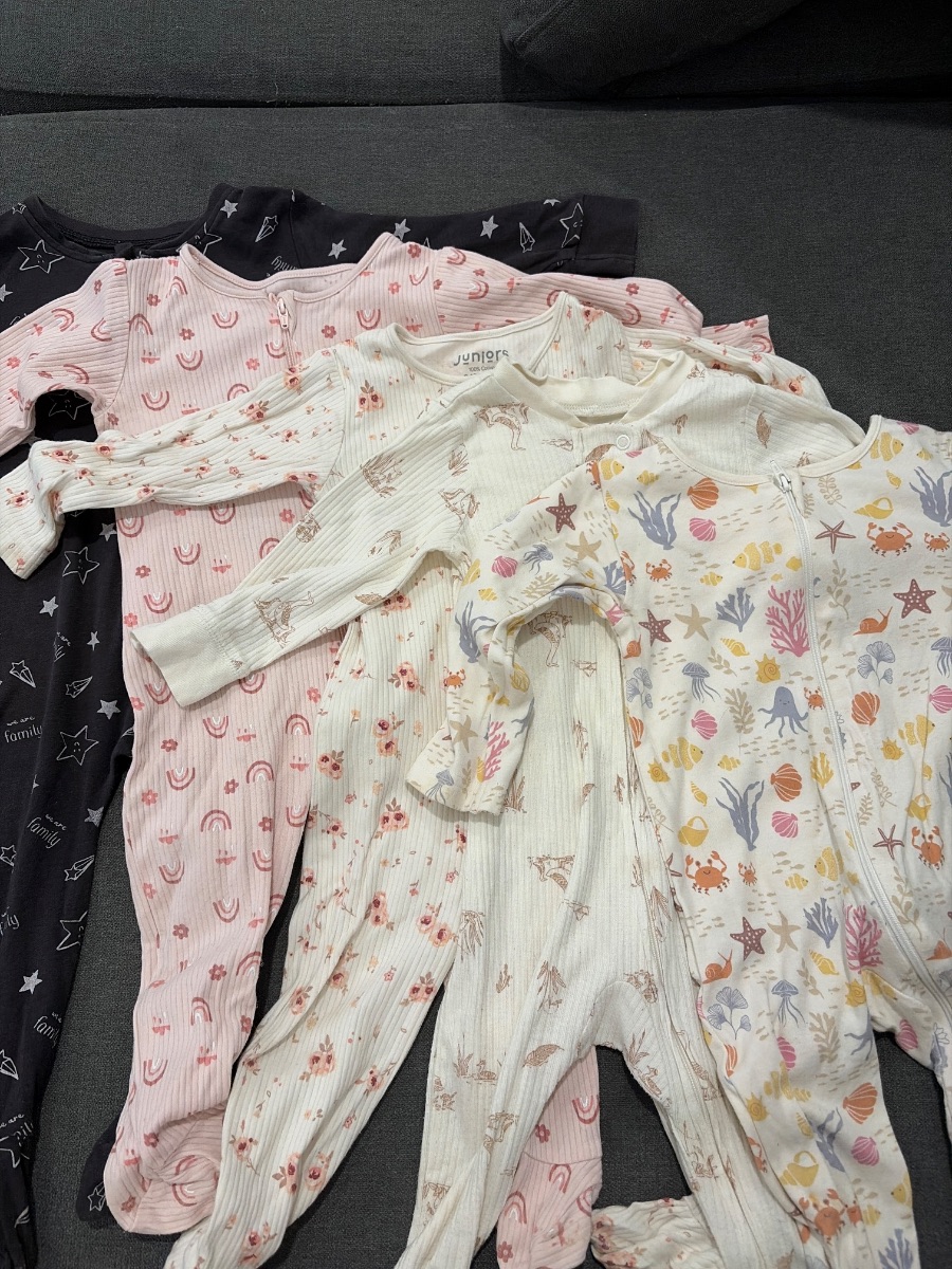 5 Pack Zipper Sleep Onesies 9-12 Mrhs