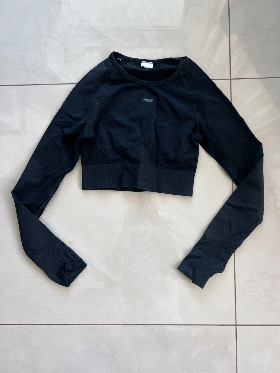GymShark Black Long Sleeve Crop Workout Top