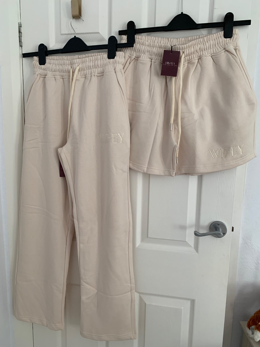 Hikaya Wifey wide legged joggers photo 2