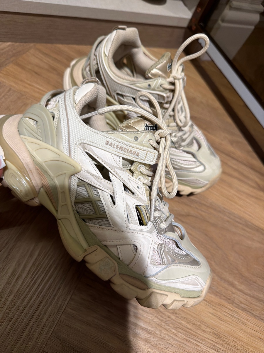Beige gold trainers size 3 | 36
