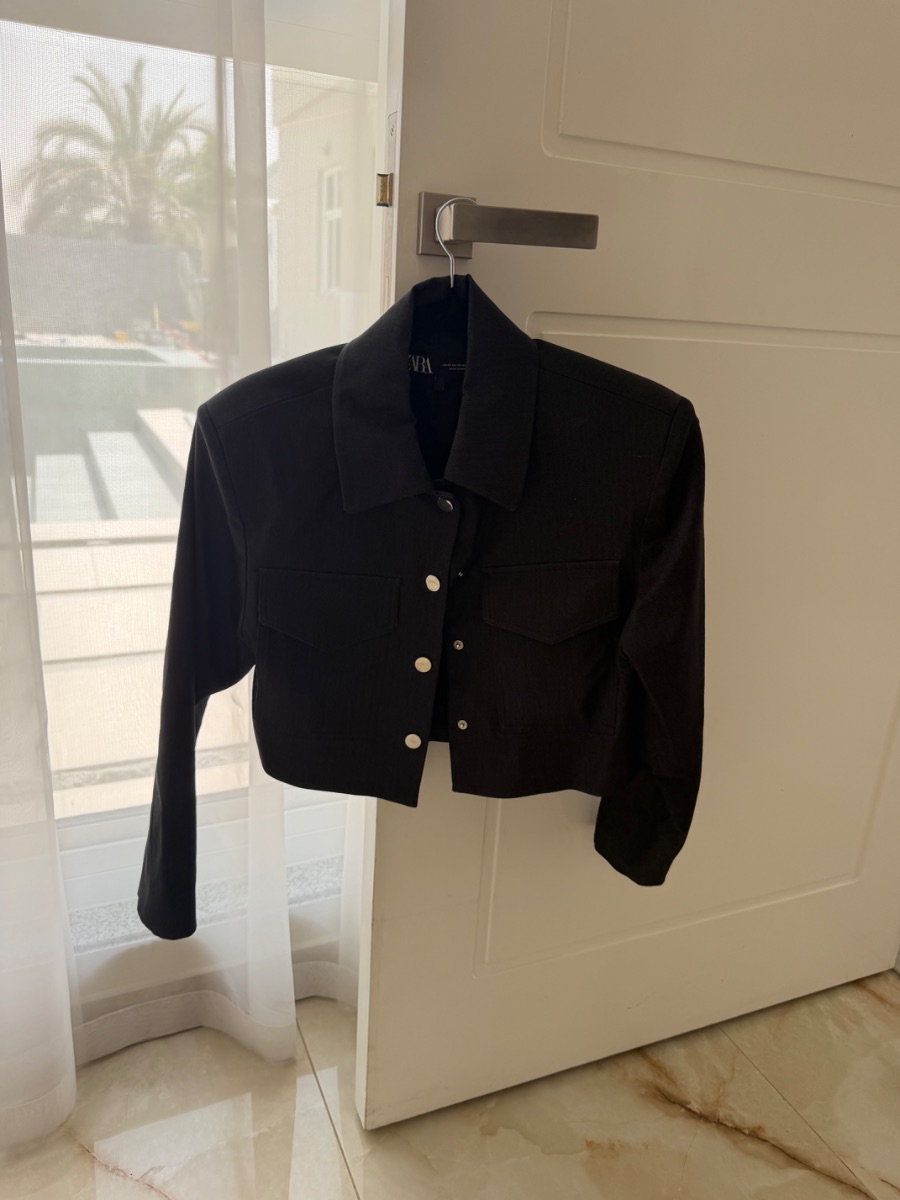 Zara Black Cropped Jacket photo 2