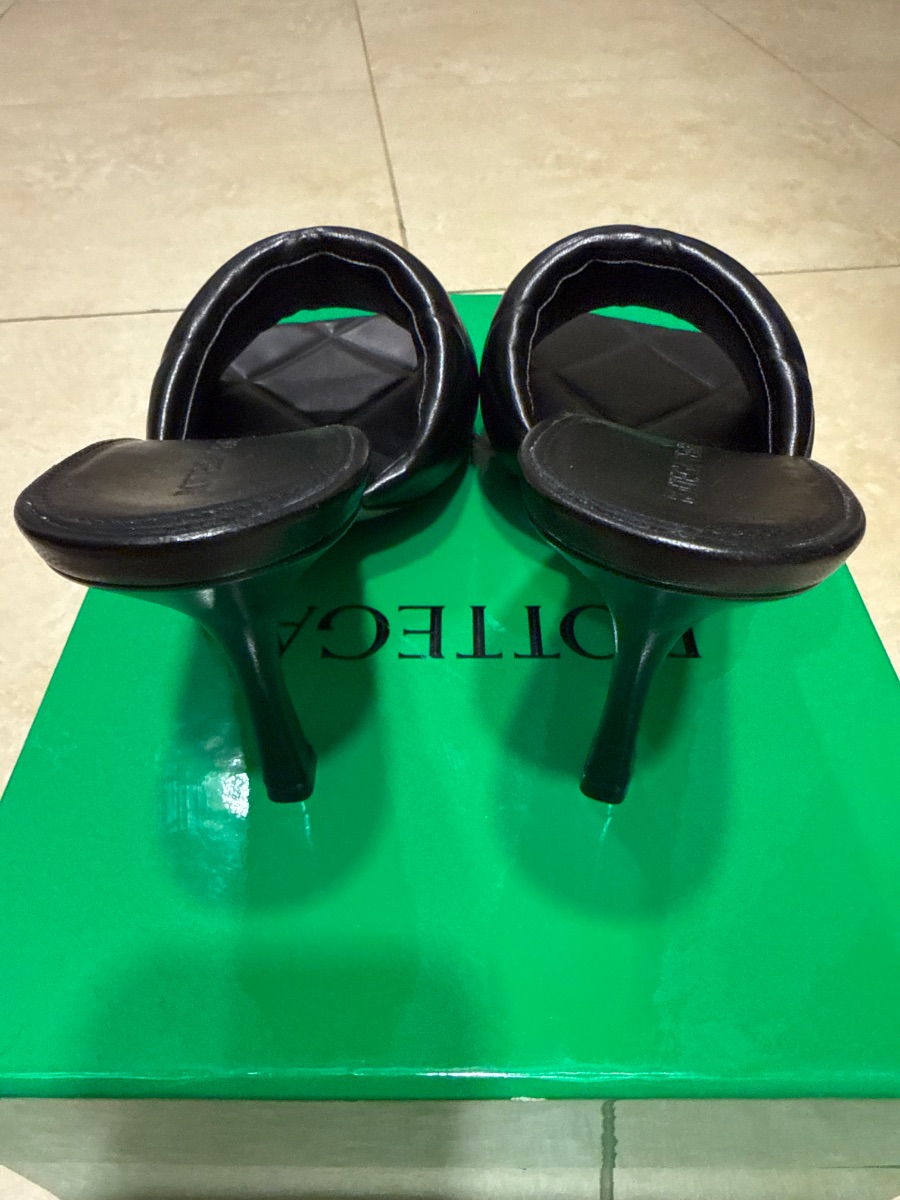 Bottega Veneta stretch heels photo 2
