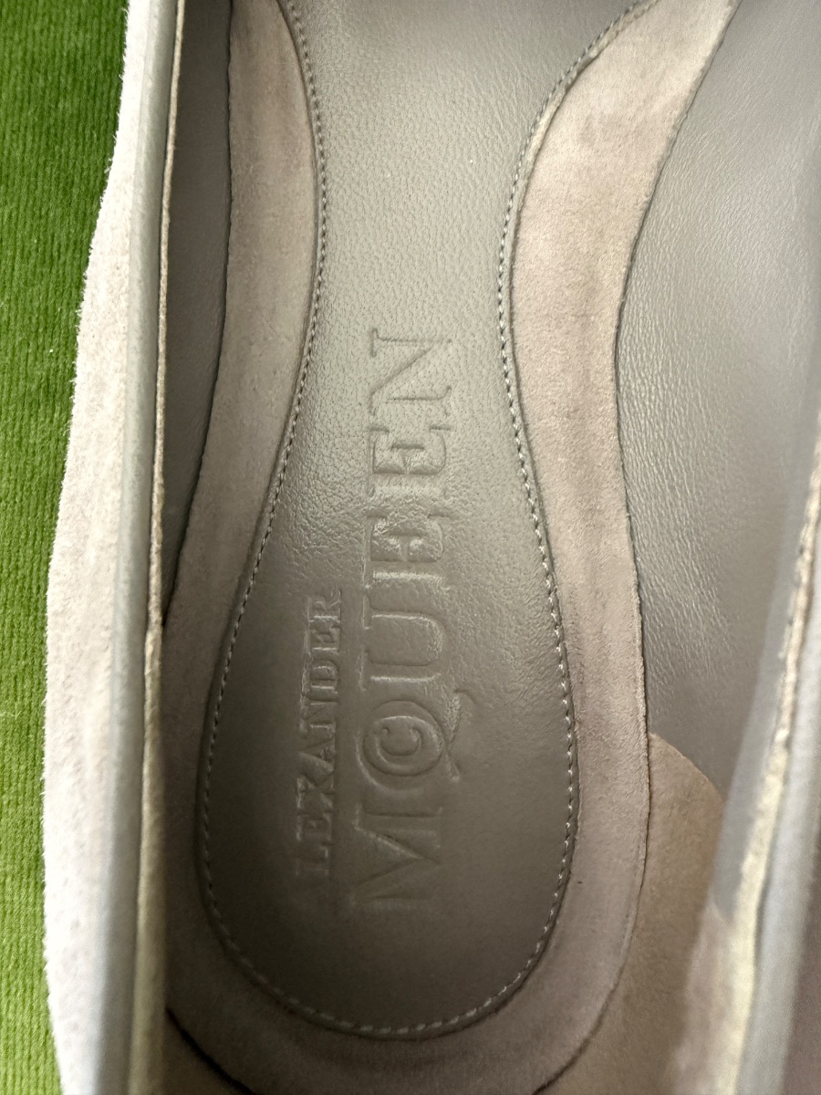 Alexander McQueen grey suede cigarette shoes photo 3