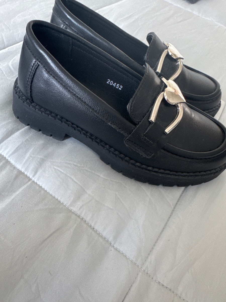 Girls Black Loafers – Size 32 – Brand New photo 2