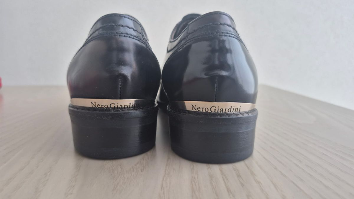 Nero Giardini Black Leather Derby Oxfords with Gold Metallic Heel Accent photo 2