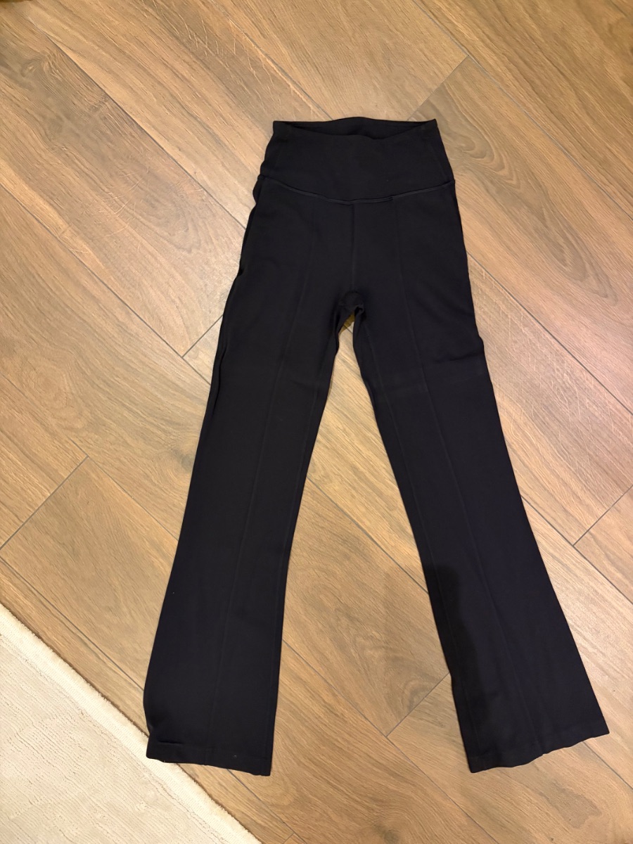 Lululemon black flares with pockets photo 2