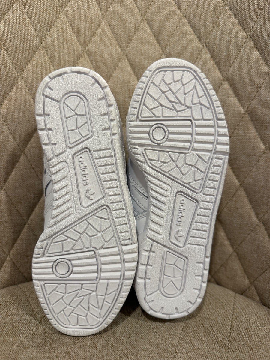Adidas New Shoes Never Used Without Box photo 3