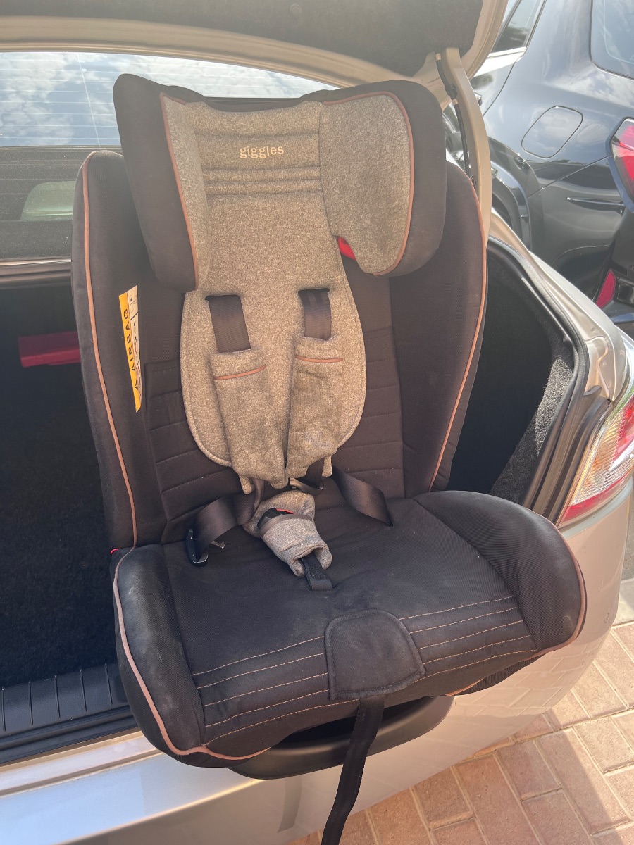 Giggles car seat