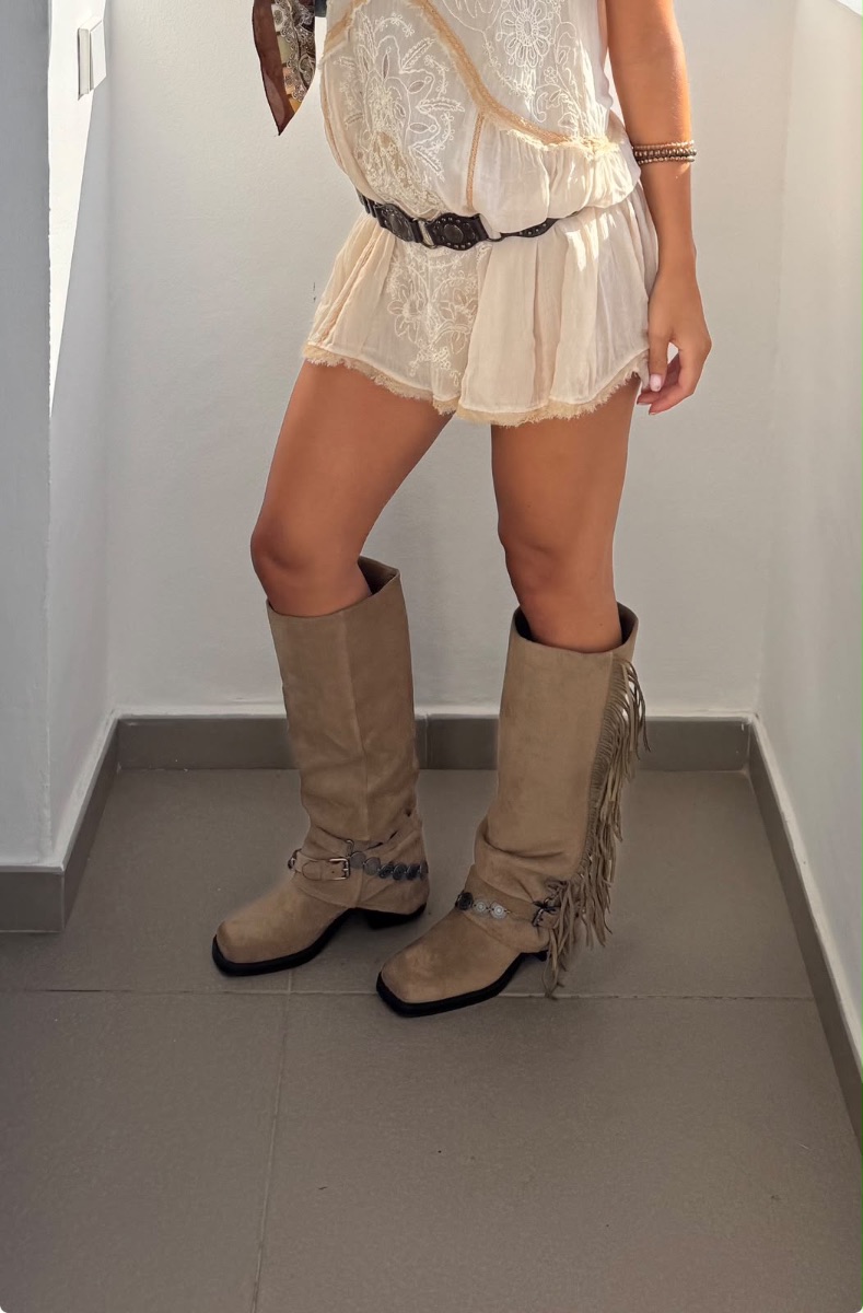 Stradivarius Tassle boots