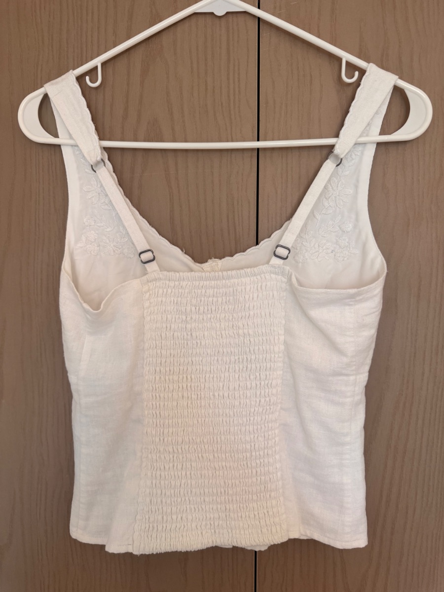 Hollister white embroidered sleeveless linen top photo 2