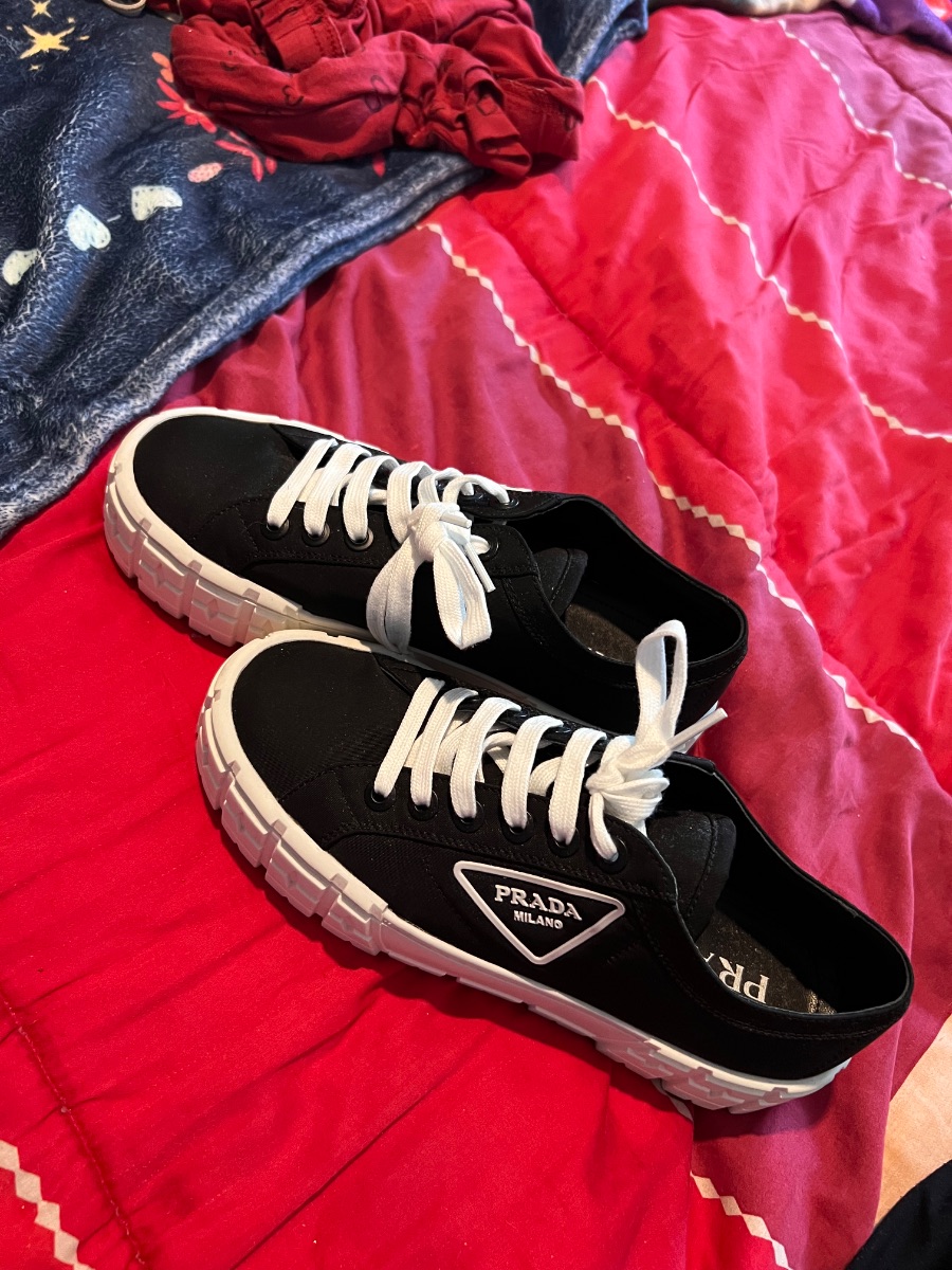 Prada boat shoes photo 2