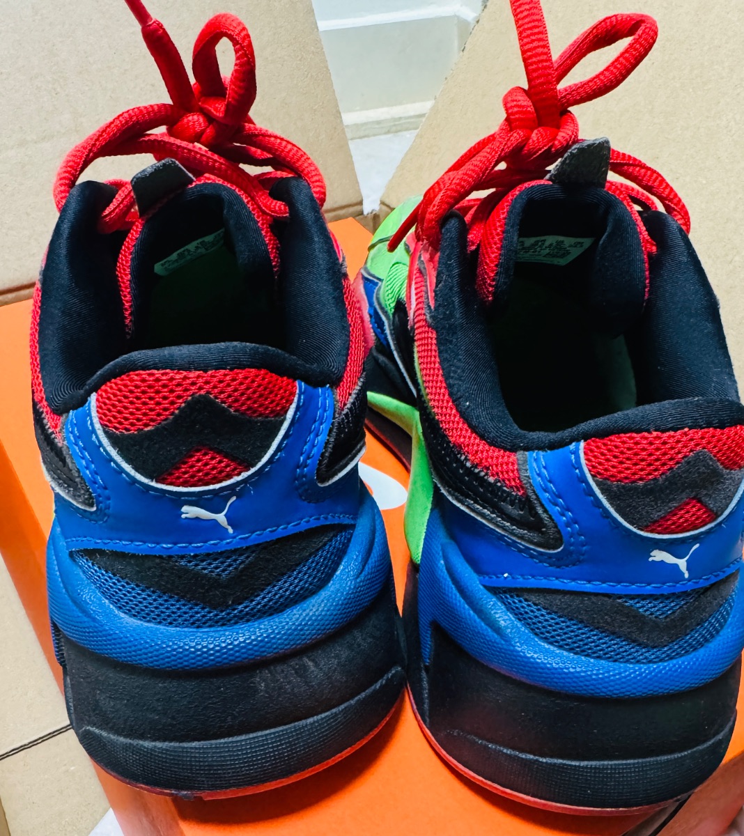 Puma shoes photo 2