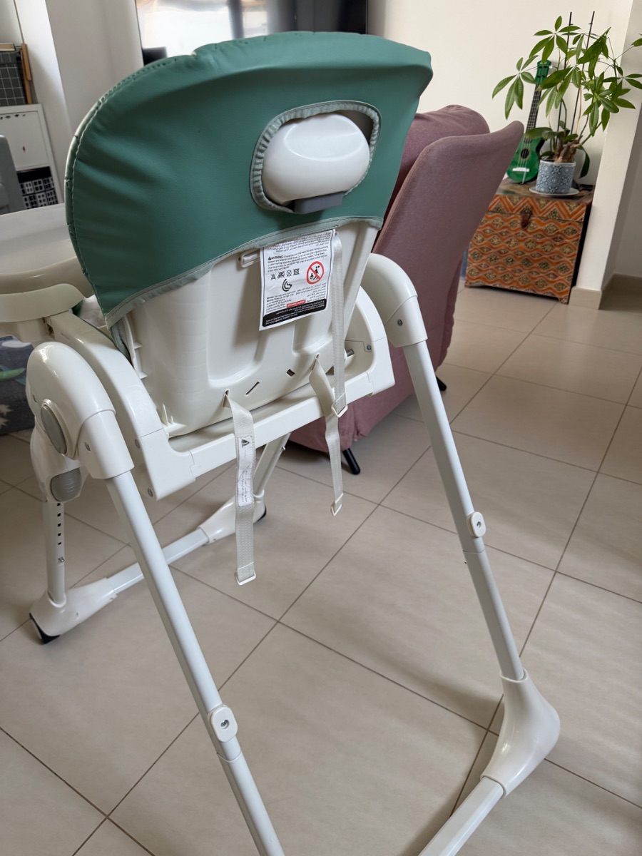 Giggles Lowel High Chair with Removable Tray and Wheels photo 2