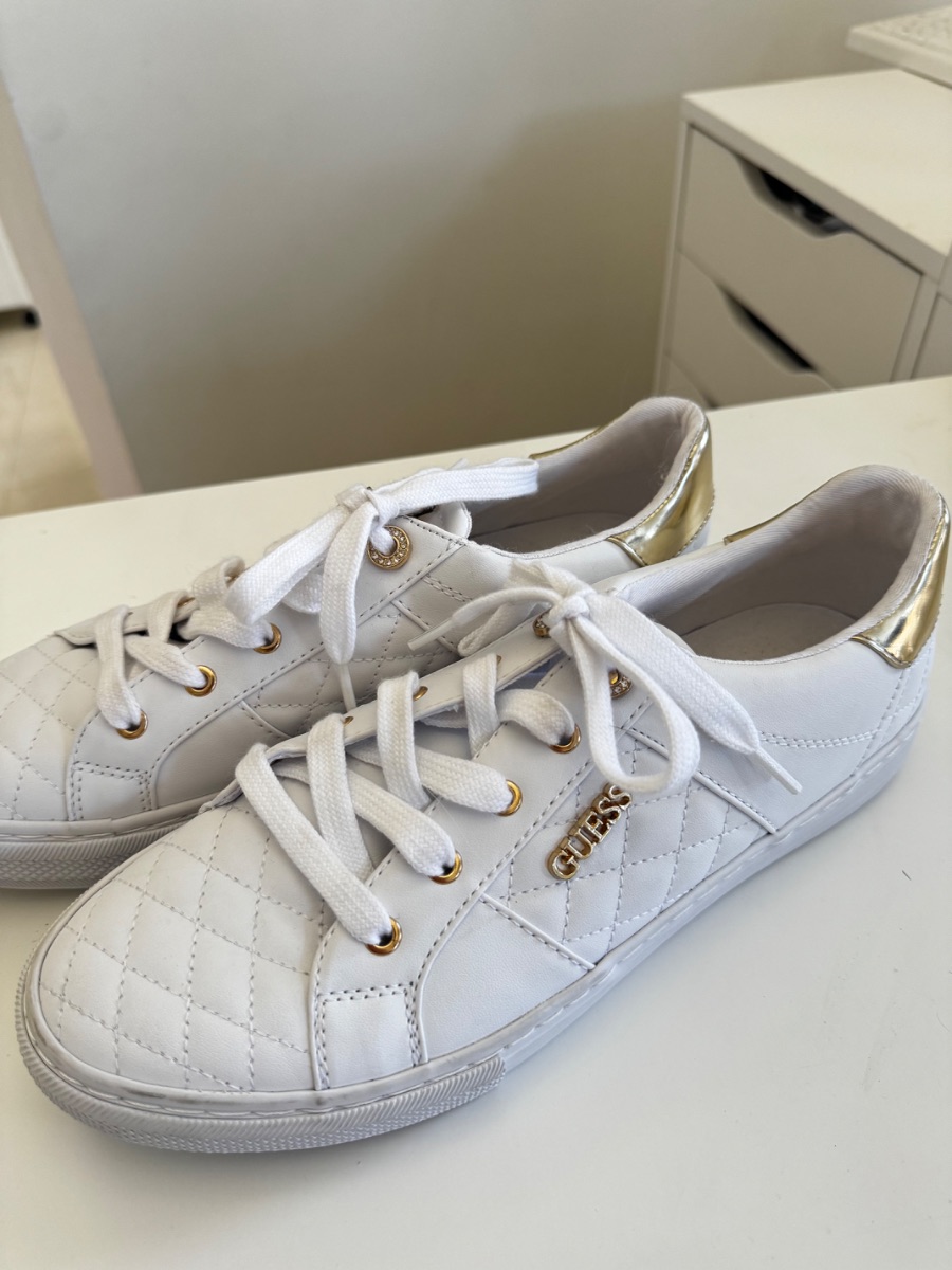 Guess trainers