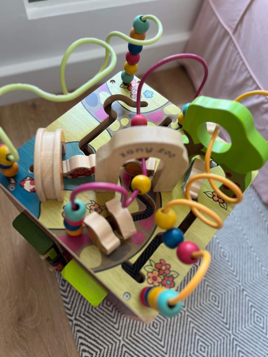 B Toys Activity cube photo 3