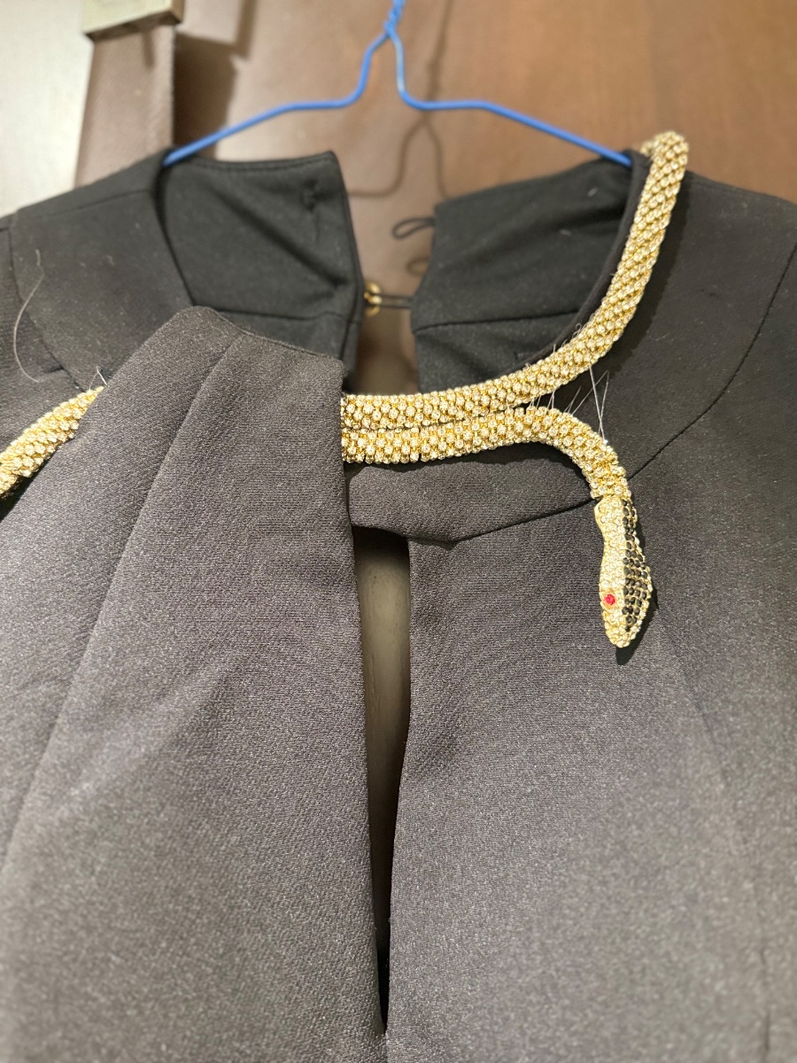 Classy black Dress Snake details photo 2