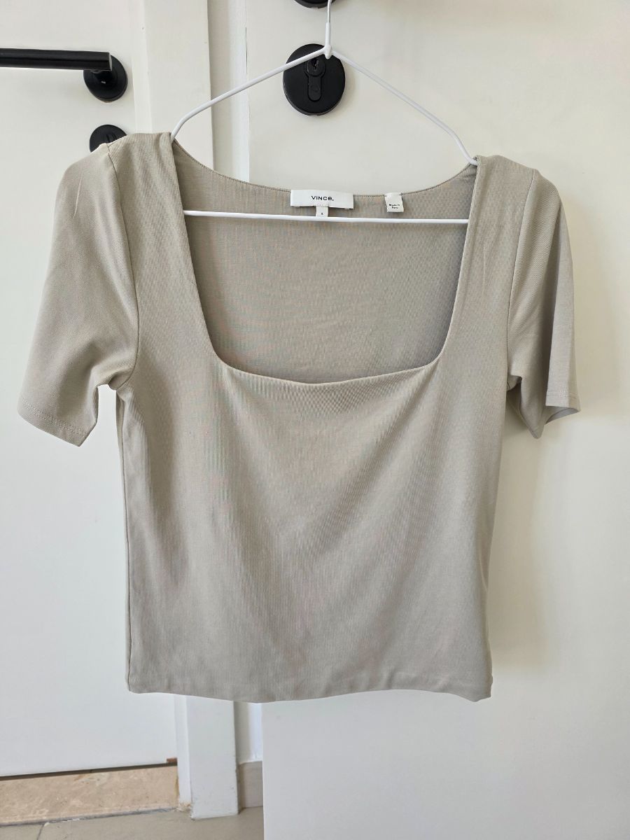 Vince Square neck t-shirt. Pima cotton.