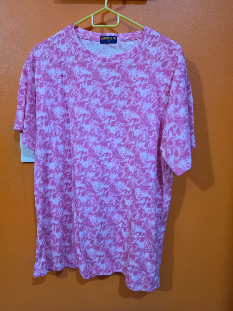 Pink tshirt