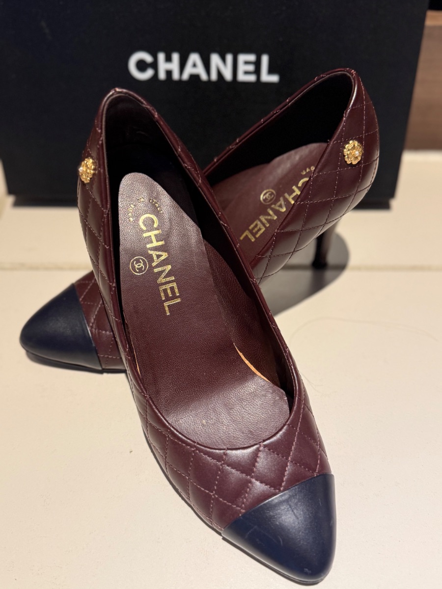 Chanel ladies quilted shoes photo 2