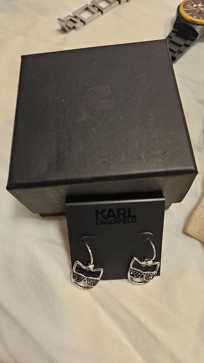 Karl Lagerfeld cat earrings