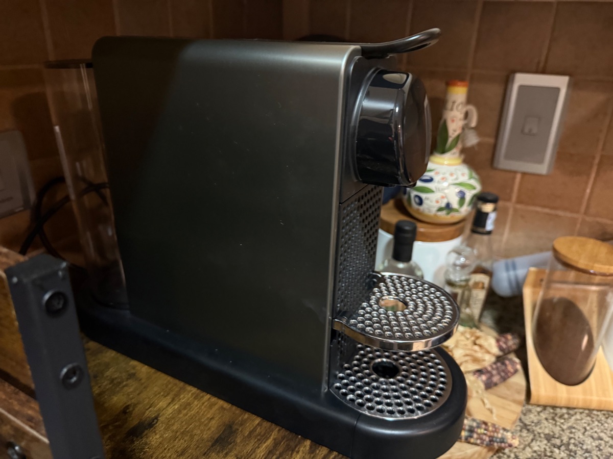 Nespresso Citiz + Stand photo 3