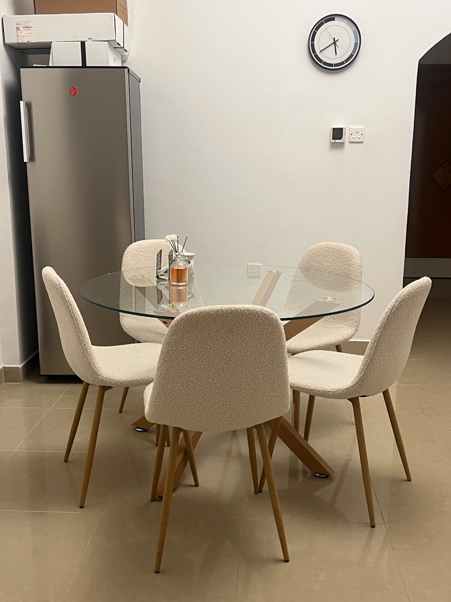 Pan Home Dining table with 5 Boucle chairs photo 3