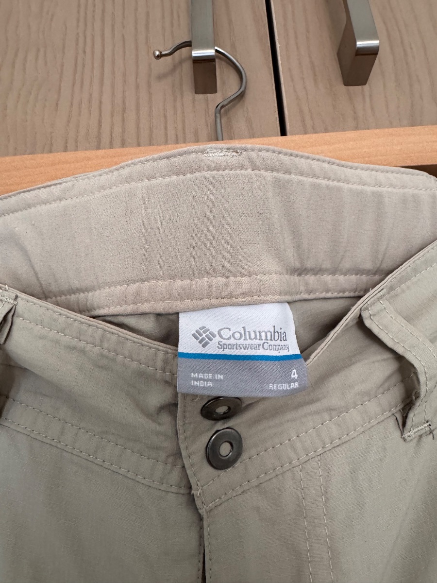 Columbia detachable-leg beige cargo pants photo 3