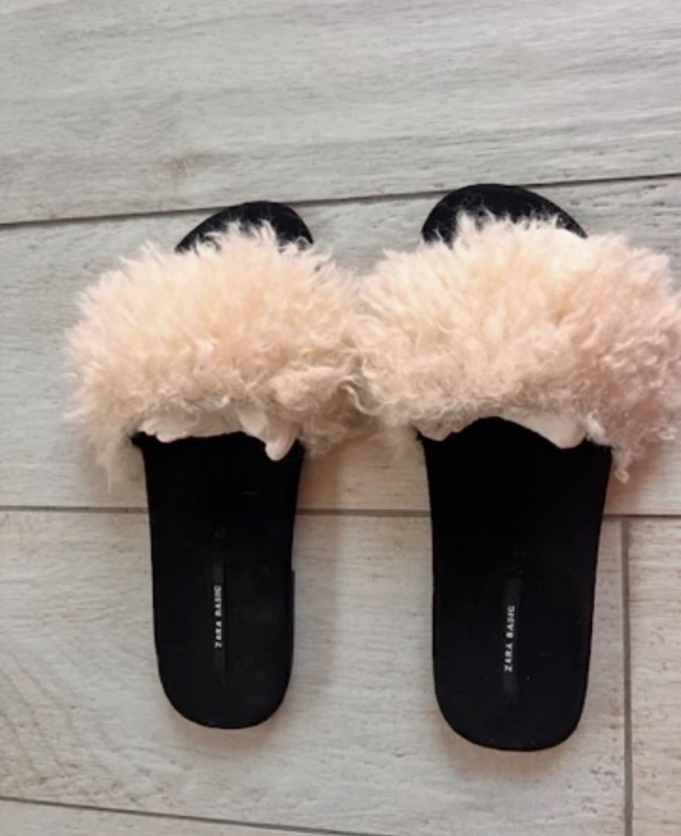 Zara Fur Flat Sandals - Sz EU 37