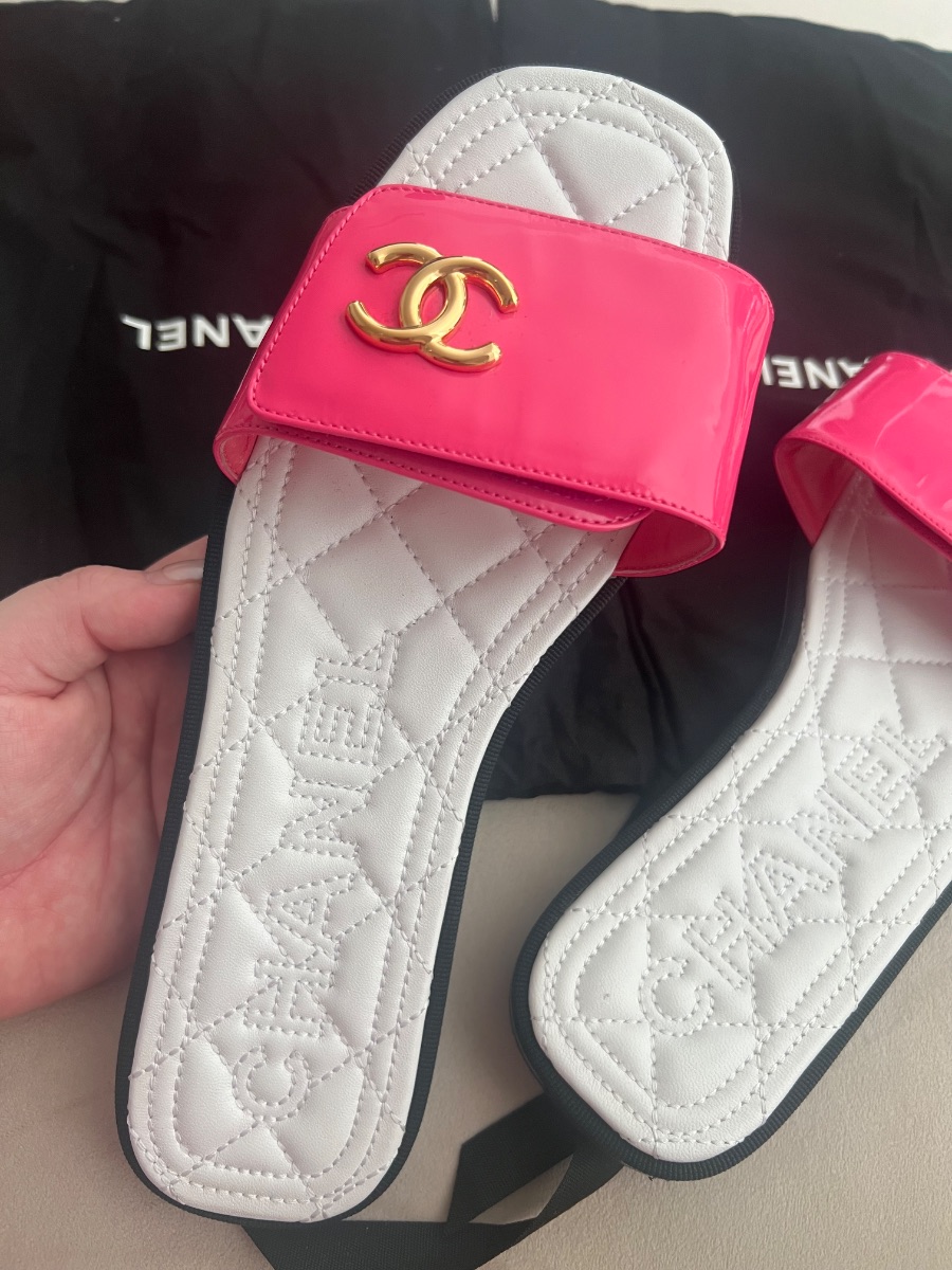 Chanel Slippers photo 2