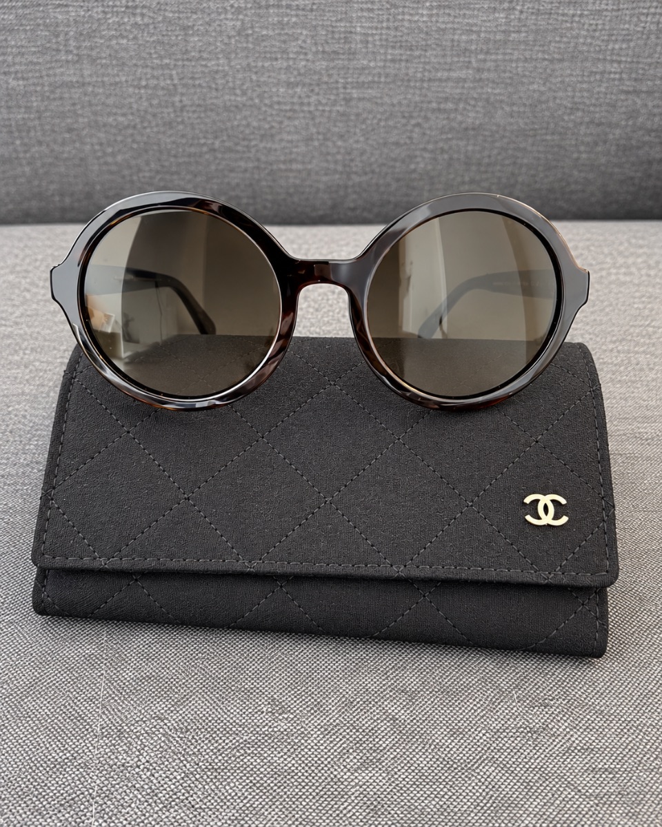 Chanel Sunglasses photo 2