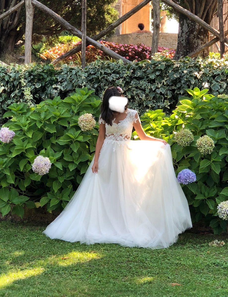 Lillian West Brand new wedding dress