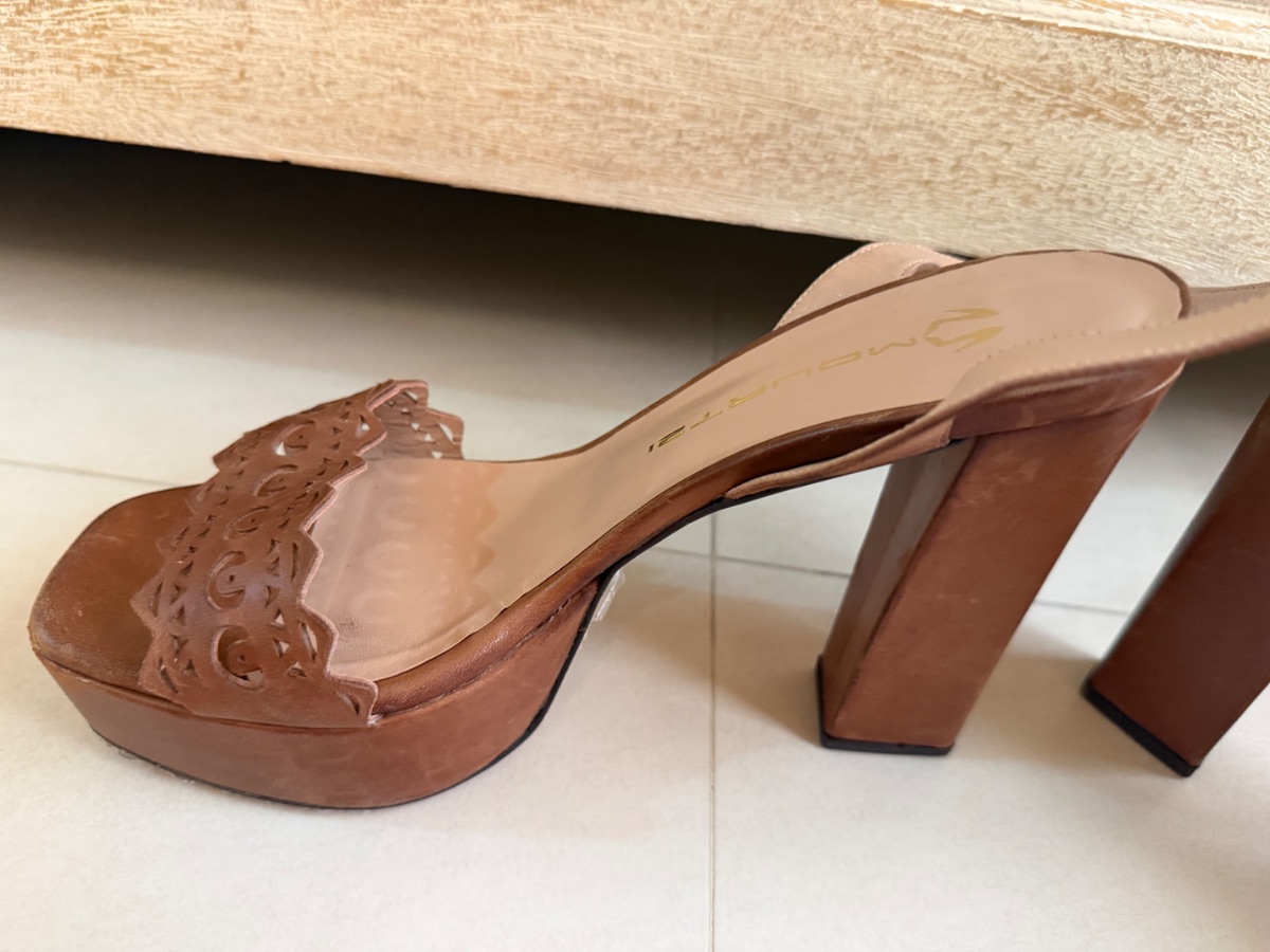 Moutz Tan High heels photo 3