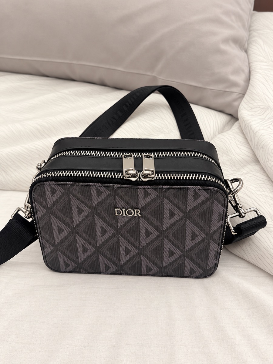 Dior bag photo 2