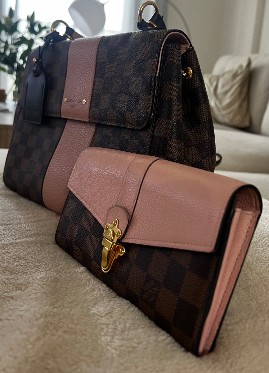 Louis Vuitton LV bag and valet photo 2