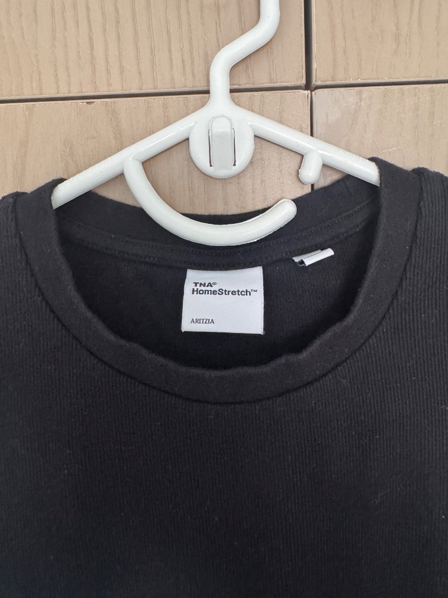 Aritzia black home stretch crew neck t-shirt photo 3