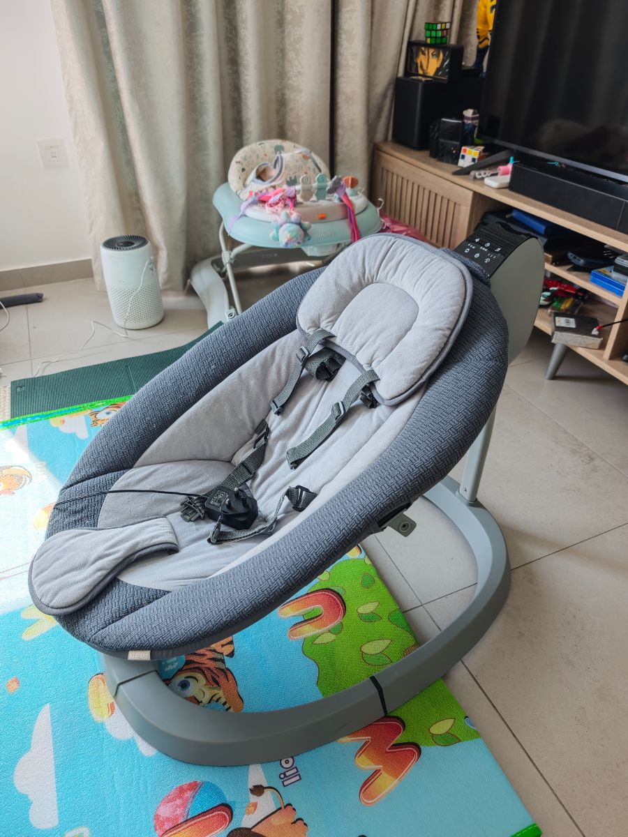 Juniors 3D baby swing ( price reduce)