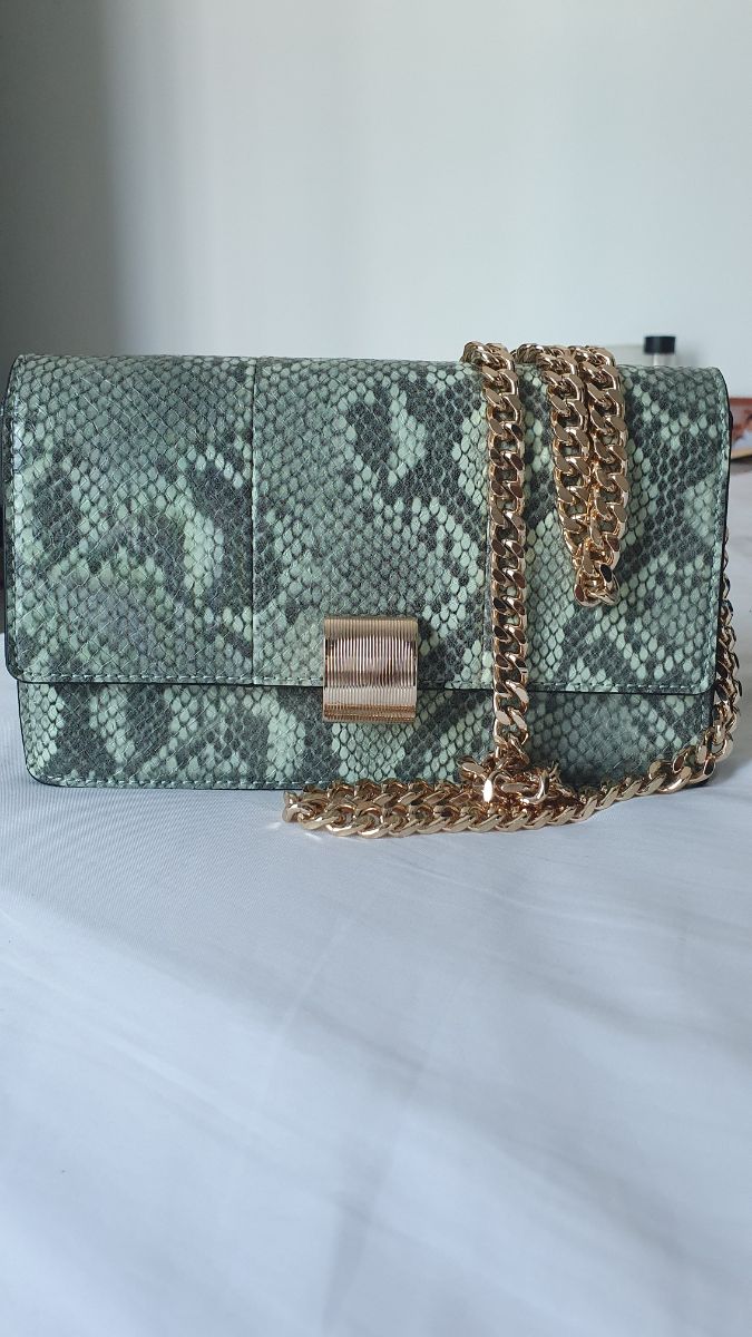 Celeste Chic Hand bag with chain