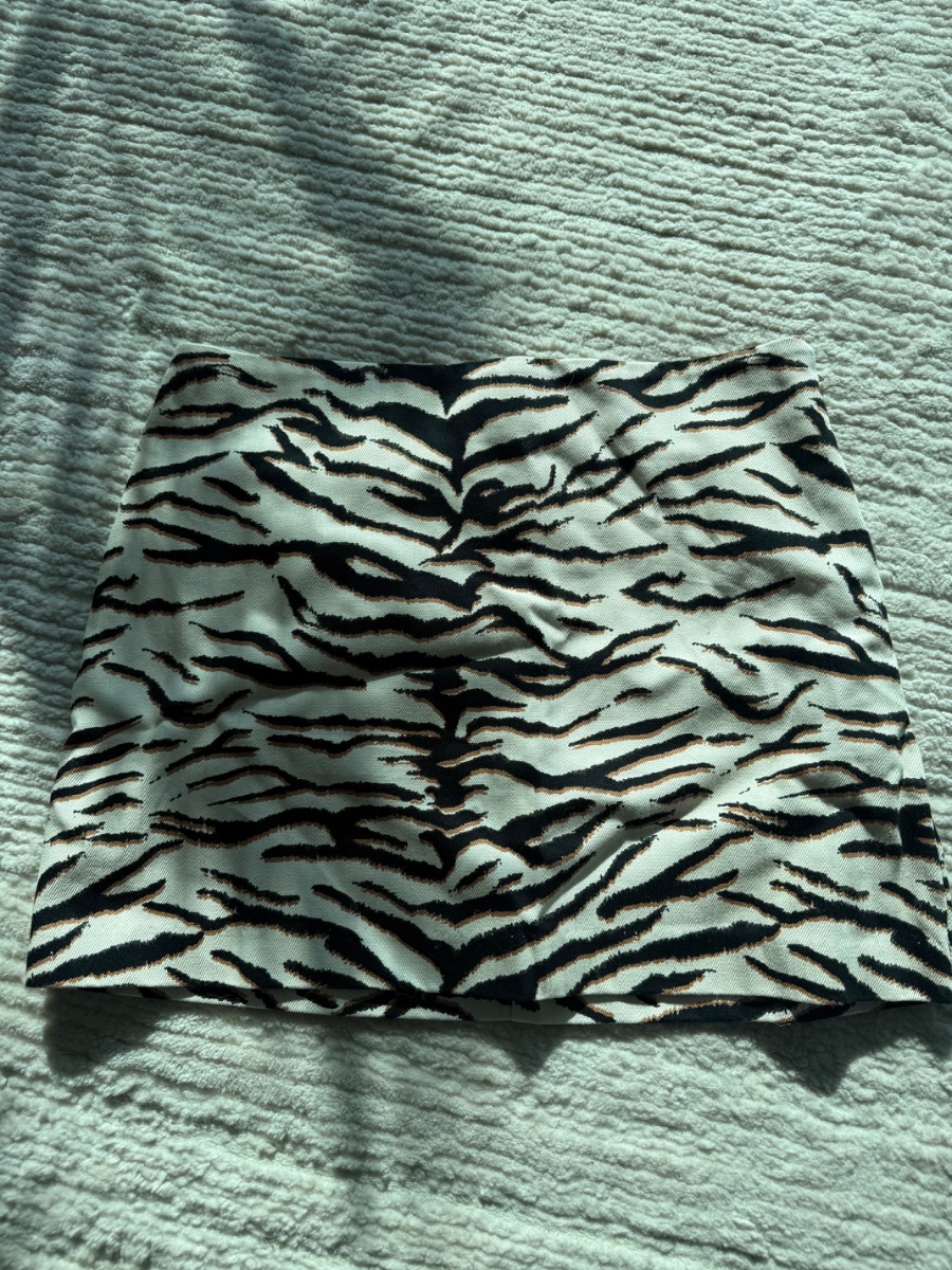 H&M Zebra print skirt 10/12 brand new photo 3