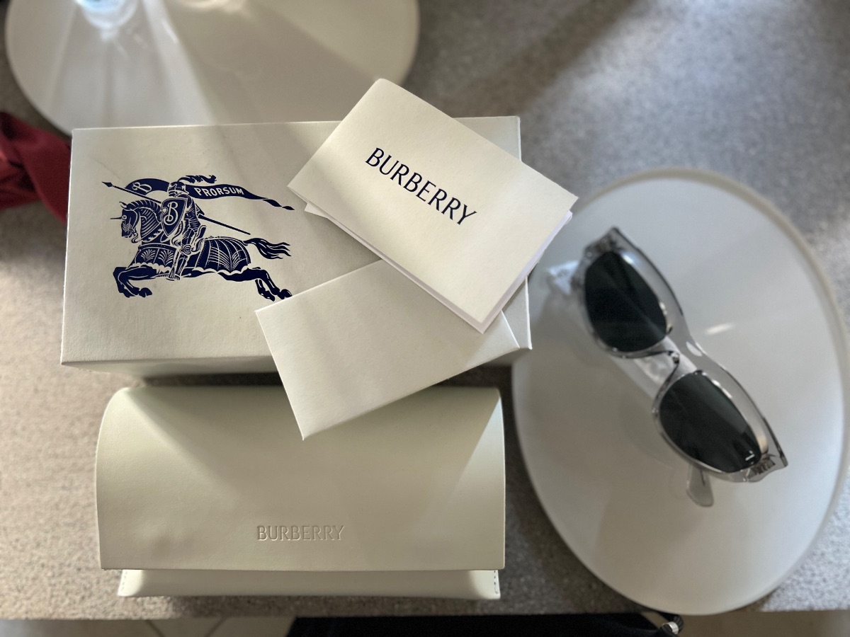 NEW: Burberry grey sunglasses photo 3