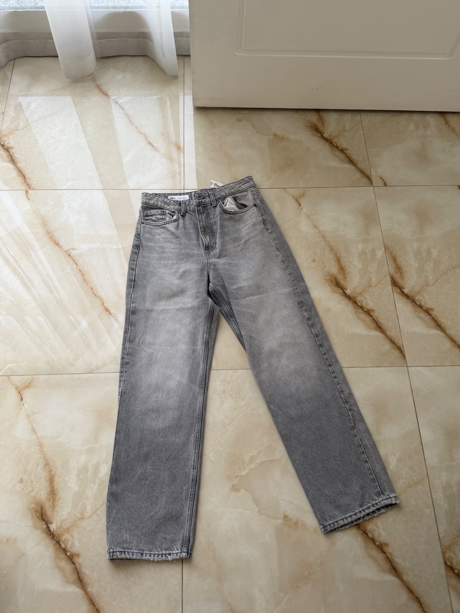 Zara Grey Straight-Leg Jeans