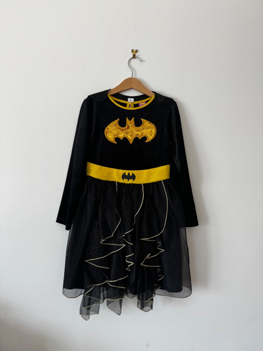 Tui Bat Girl Dress and Cape: Age 7-8 yrs