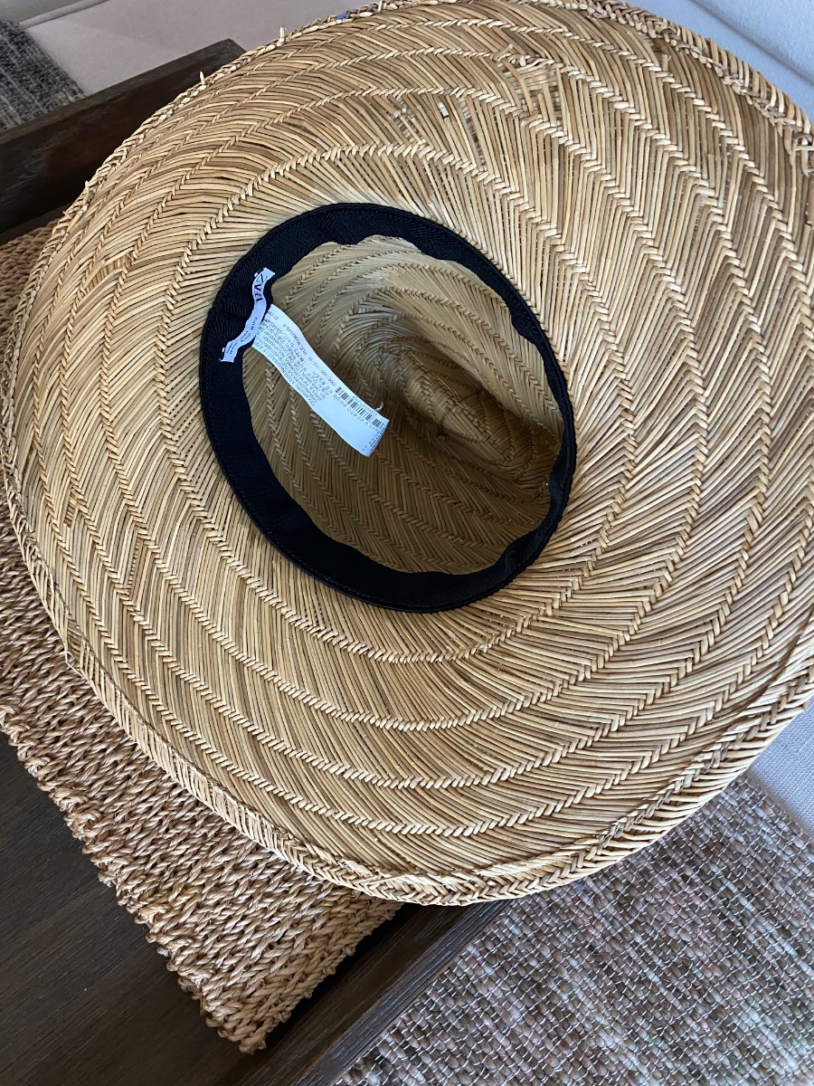 Zara hat photo 3
