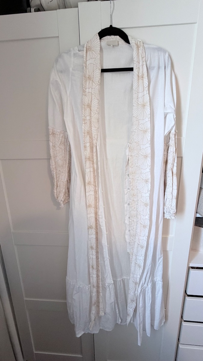 Especia White Embroidered Kaftan Dress with Gold Stitching – Size L