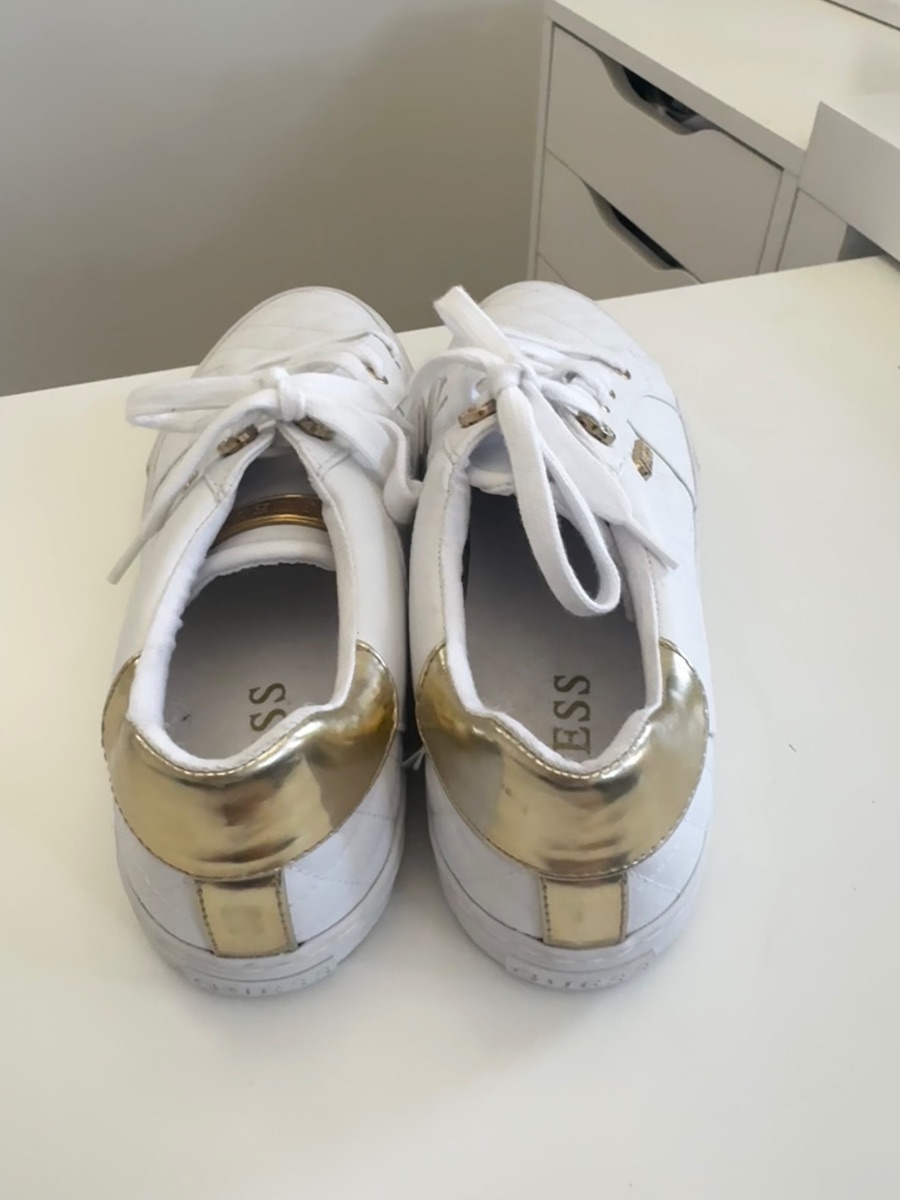 Guess trainers photo 3